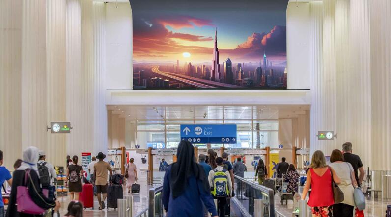 迪拜機(jī)場(chǎng)廣告