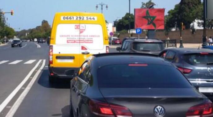 摩洛哥戶外廣告