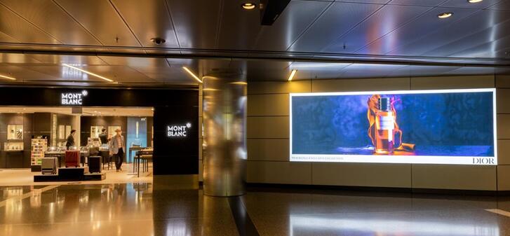 卡塔爾多哈機(jī)場廣告