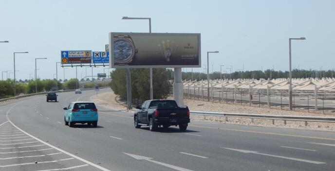 卡塔爾機場廣告