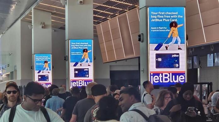 紐約機(jī)場廣告