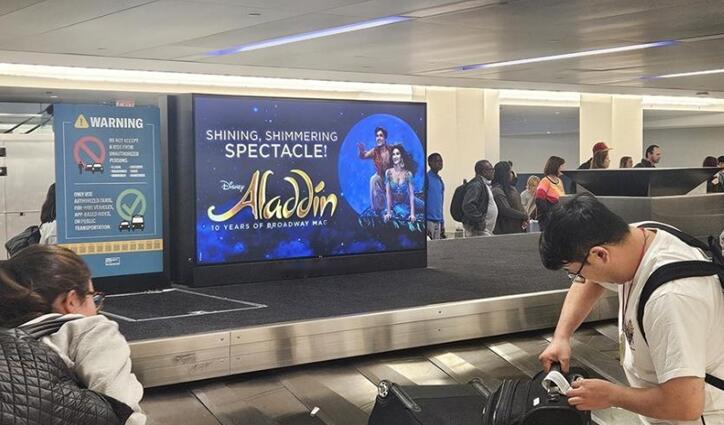 紐約機(jī)場廣告