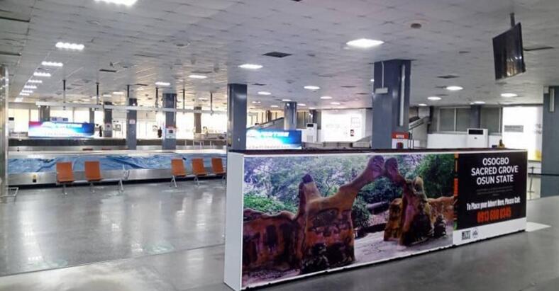 拉各斯機場廣告